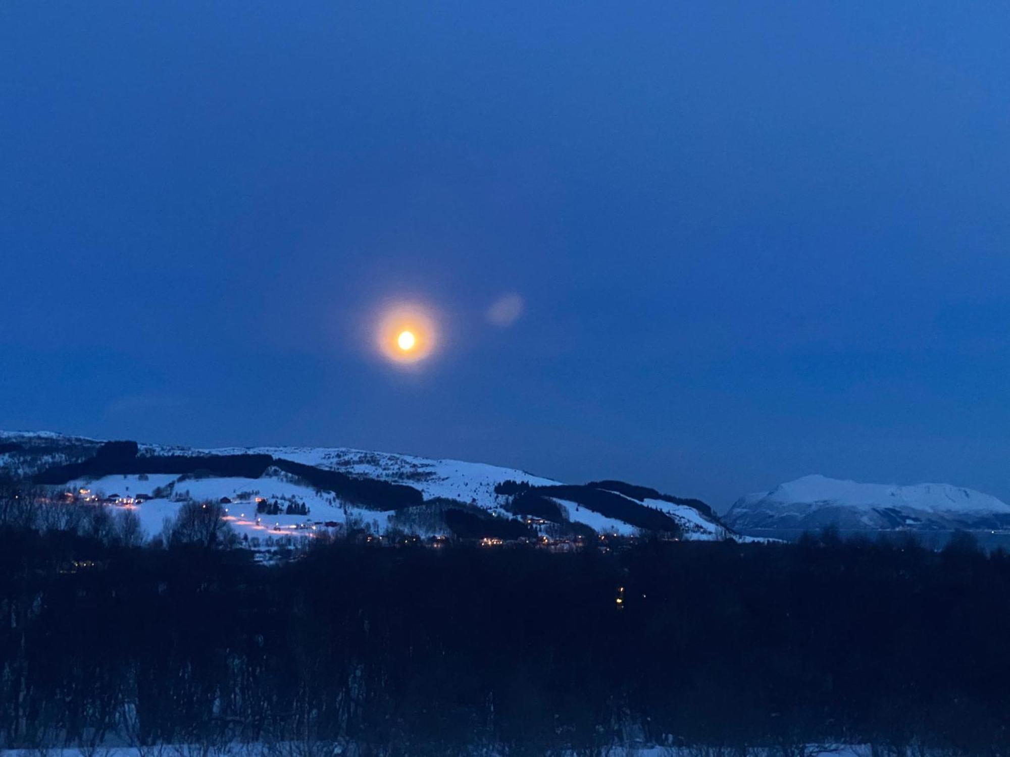 Sortland Camping Og Motell As Buitenkant foto