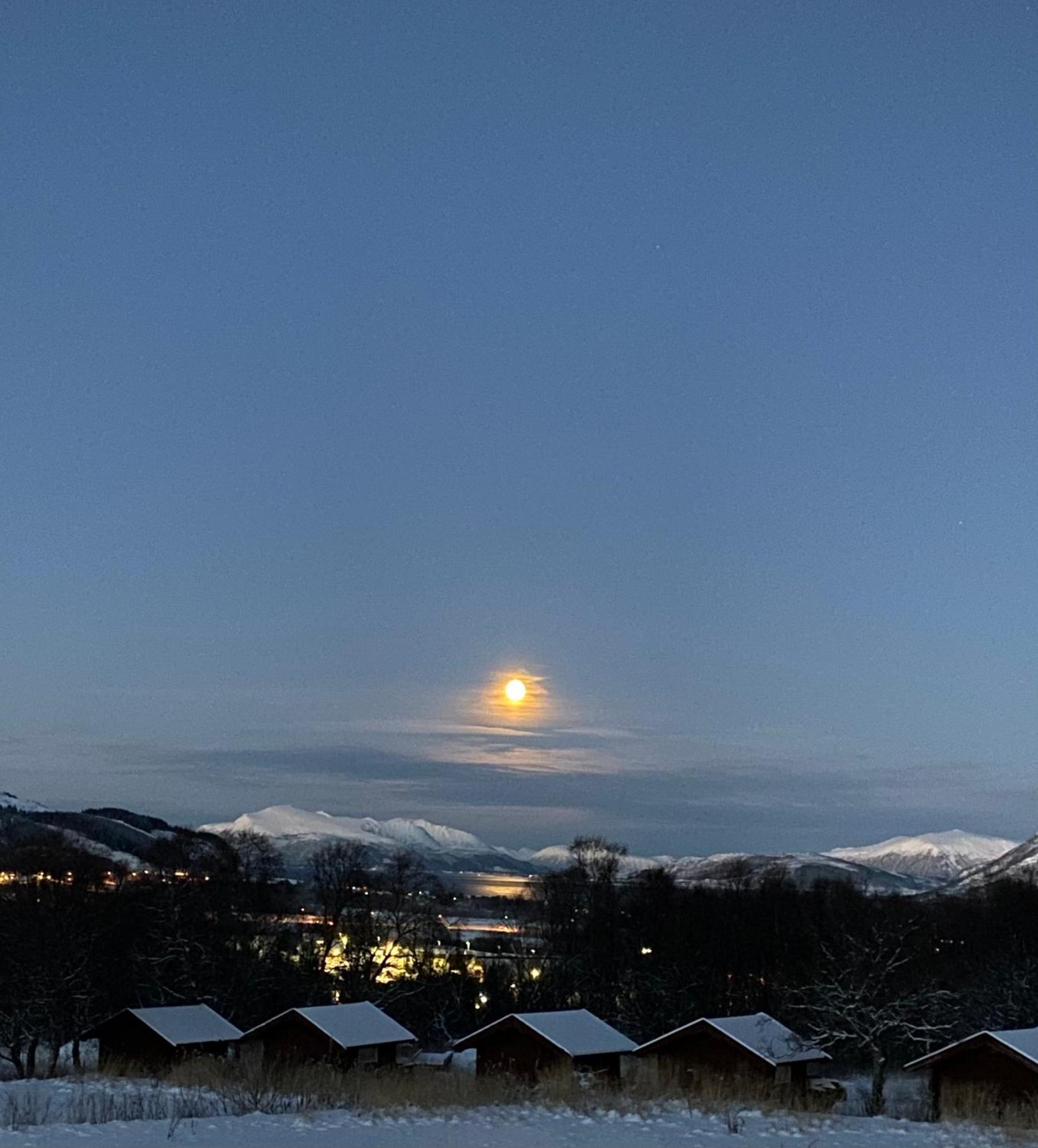 Sortland Camping Og Motell As Buitenkant foto